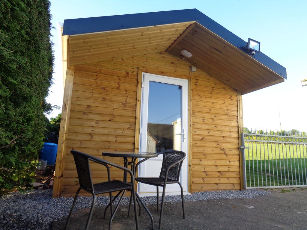Dunroaming Cabin room 2
